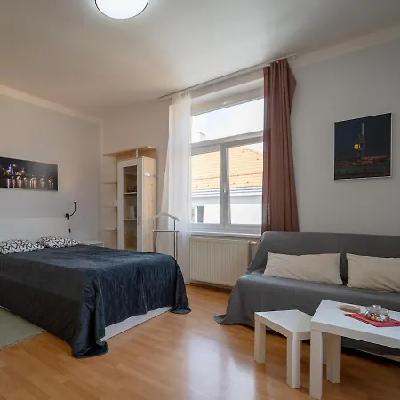 Comfortable In 8 - Liben * Praha
