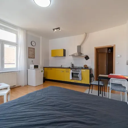 Comfortable In 8 - Liben