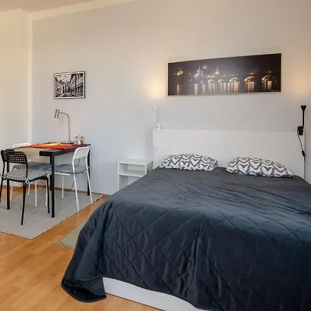 Comfortable In 8 - Liben Прага