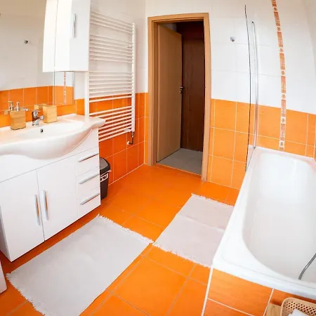 Comfortable In 8 - Liben *