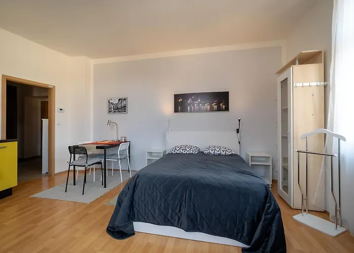 Comfortable In 8 - Liben * Praga