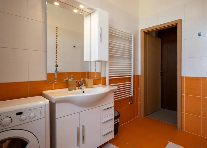 Comfortable In 8 - Liben Praga