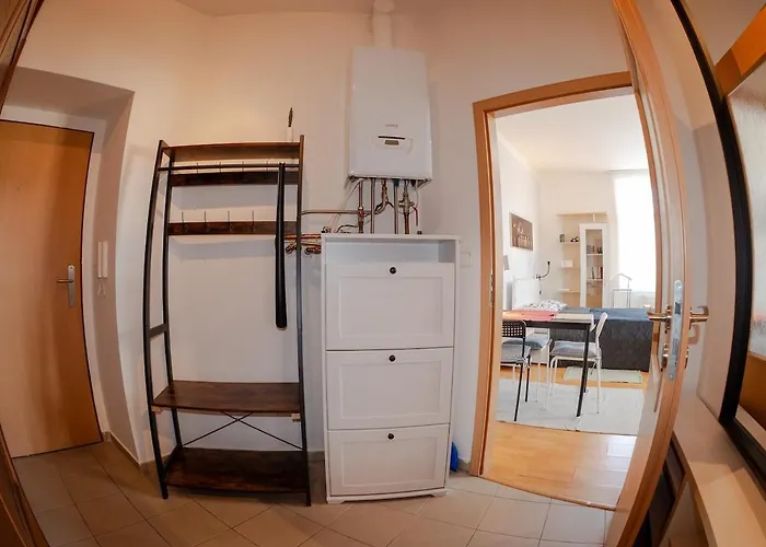 Comfortable In 8 - Liben Apartamento Praga