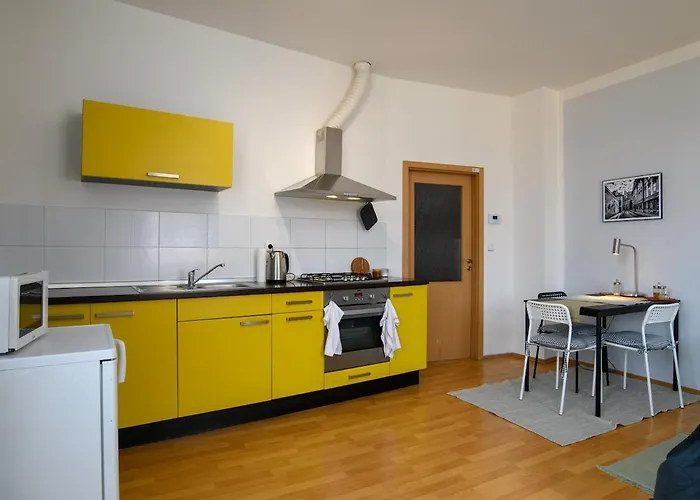 Comfortable In 8 - Liben * Praga